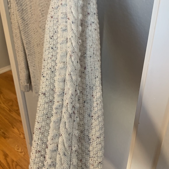 Sweater - Picture 3 of 4